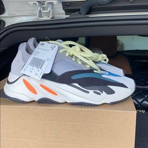 NWT YEEZY 500 WAVERUNNER SIZE 5.5M/7.5W
